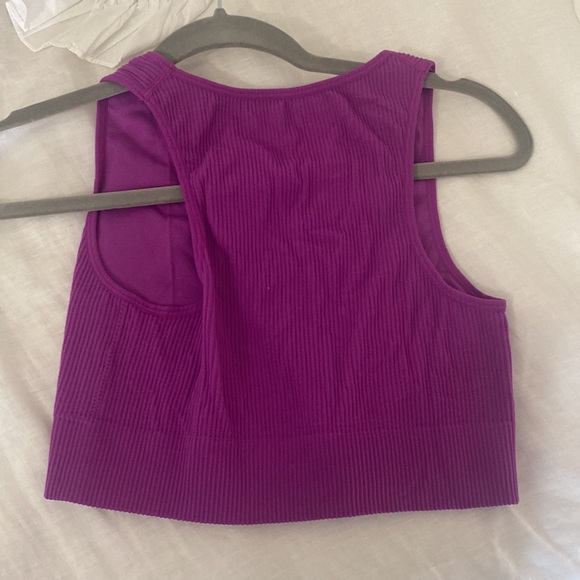 Garage v neck tank - Picture 2 of 2